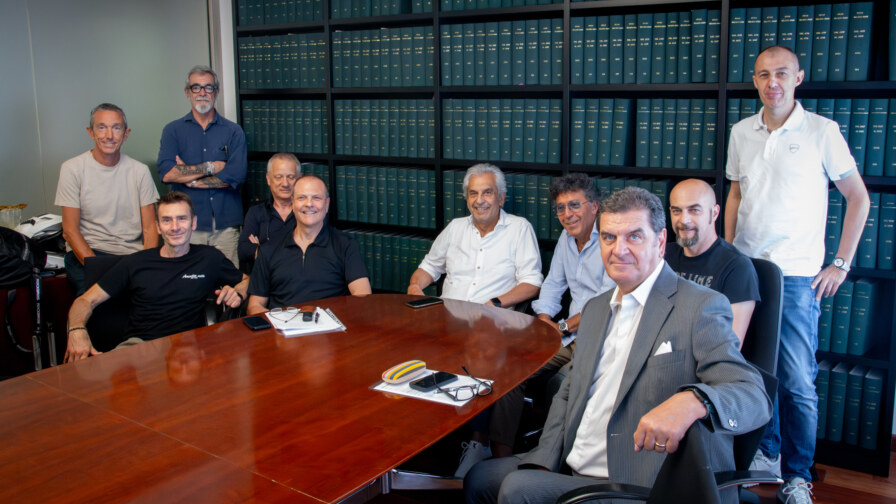 AICMOTO firma 4