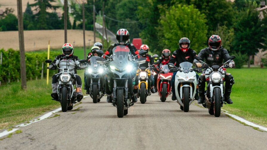 Crm test ride moto