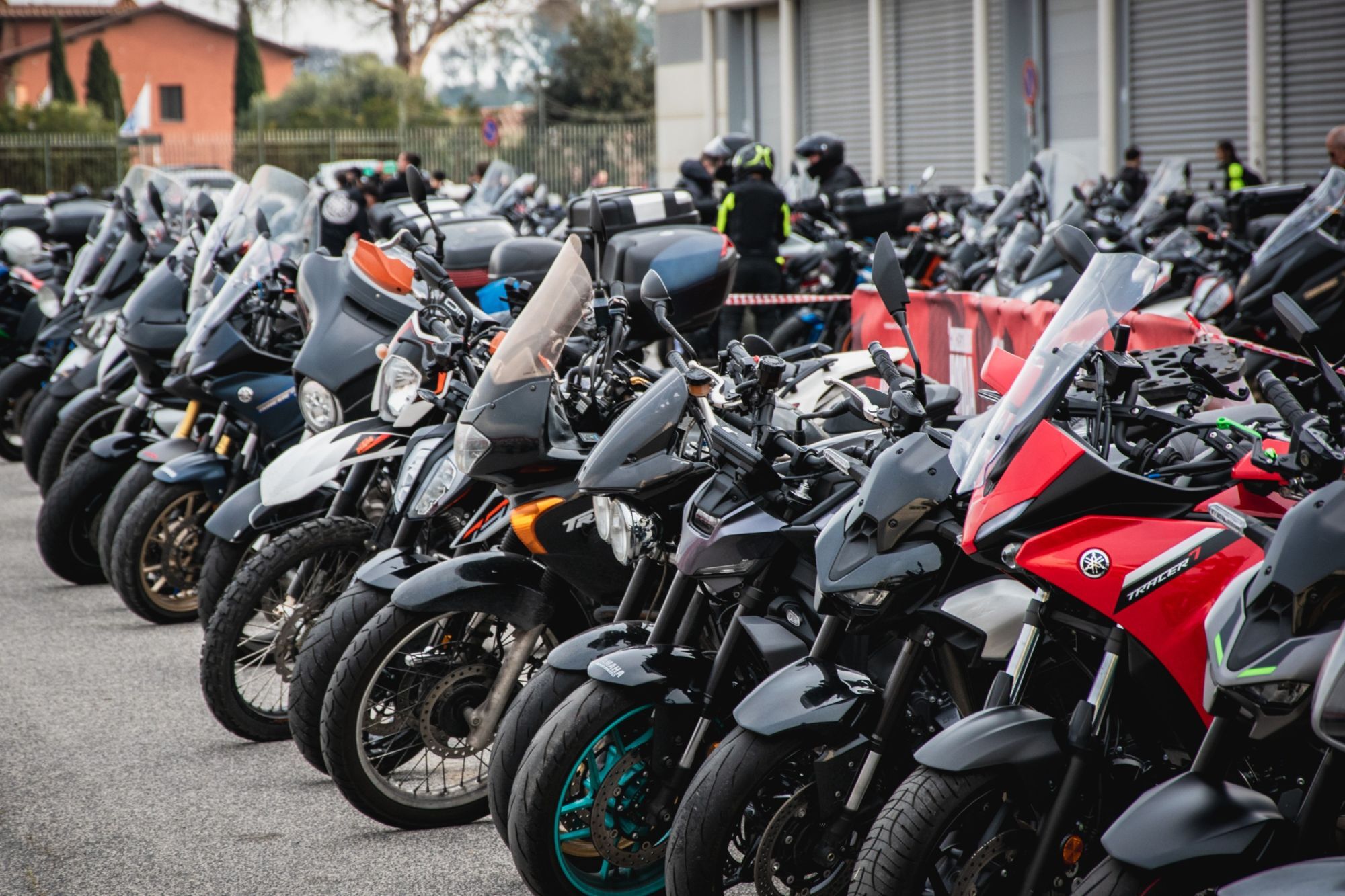 Podcast marketing concessionari moto community strategia